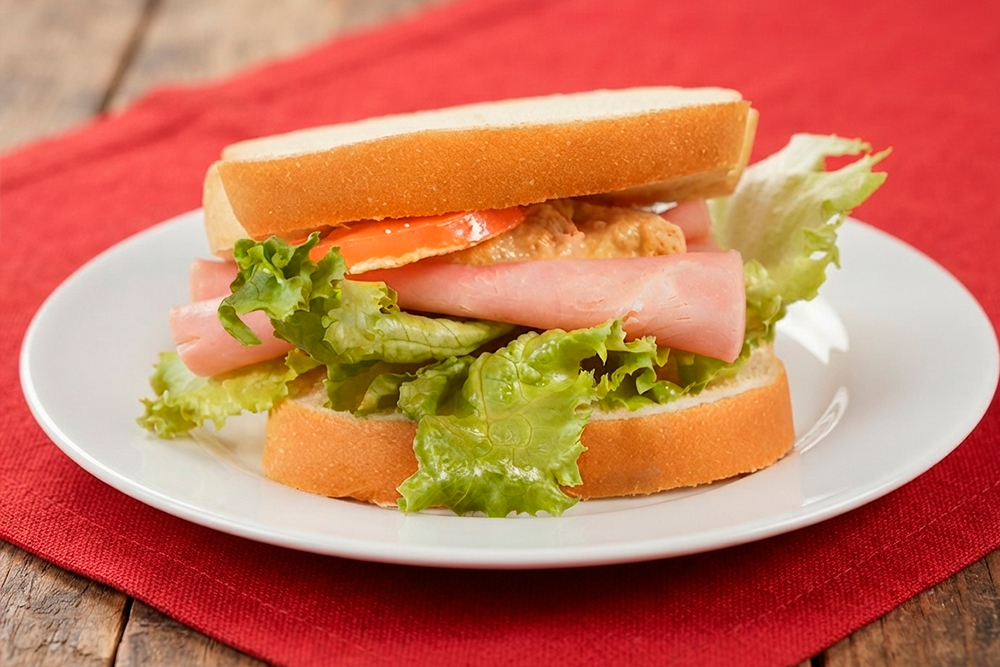 Sandwich de Atún con Jamón de Pavo